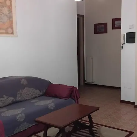 House Of Cats Apartman Domaso